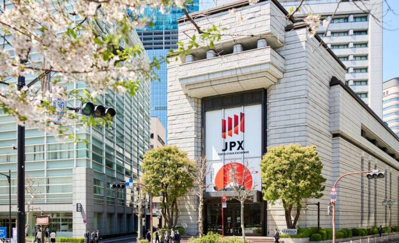 foreigners investing in Japanese stocks
