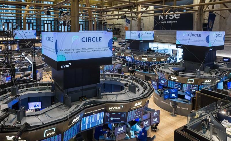 Japanese invest in US Stocks